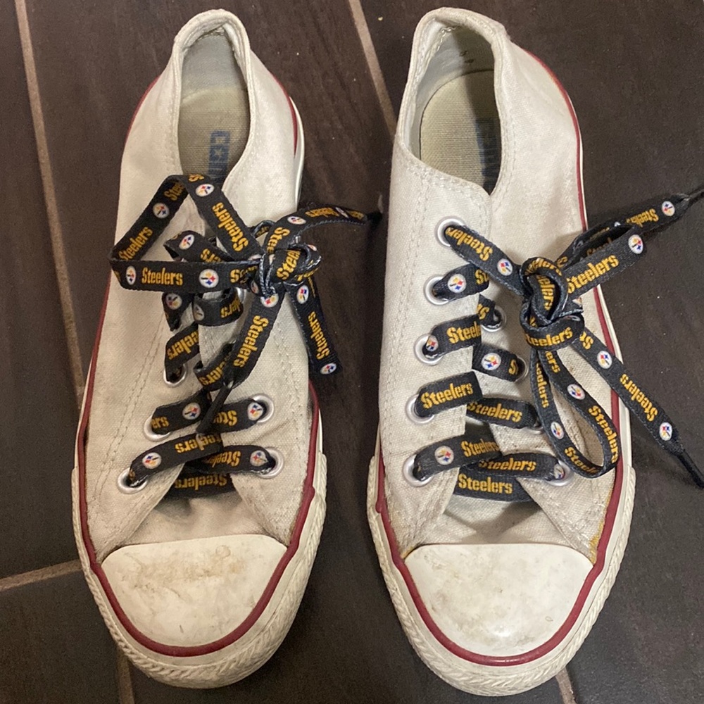 Women’s Size 6 White Converse